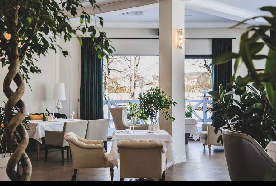 Основной зал